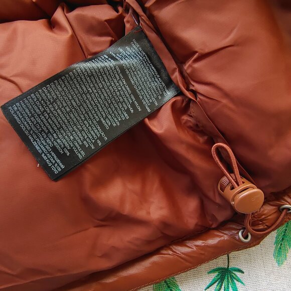 The North Face Nuptse Short Jacket - Picture 13 of 14